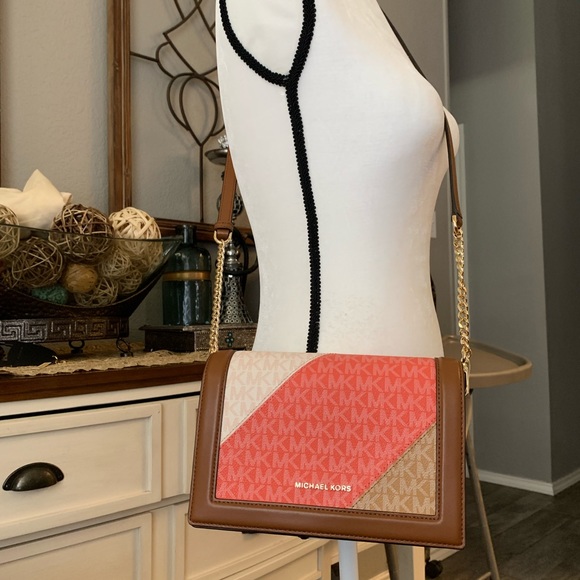 HP💞 New Mk crossbody 🦄 limited addition - Picture 10 of 10